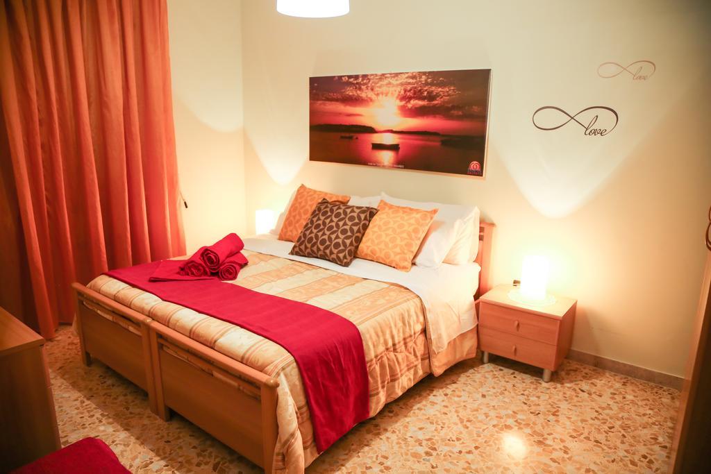 Casa Sant'Oronzo Apartment Lecce Bagian luar foto