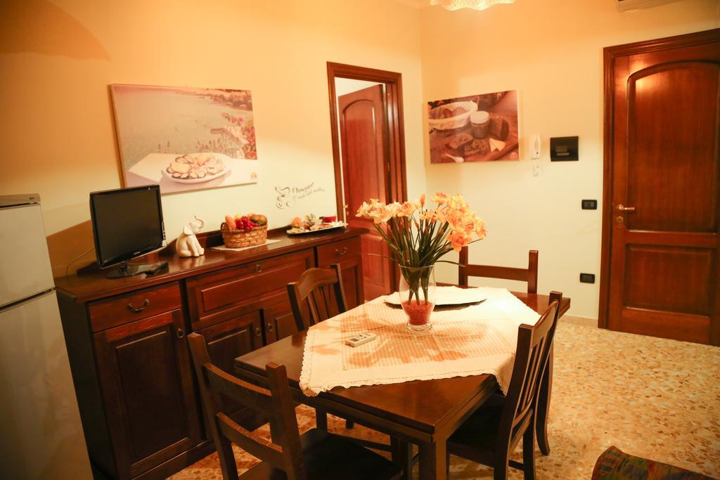 Casa Sant'Oronzo Apartment Lecce Bagian luar foto