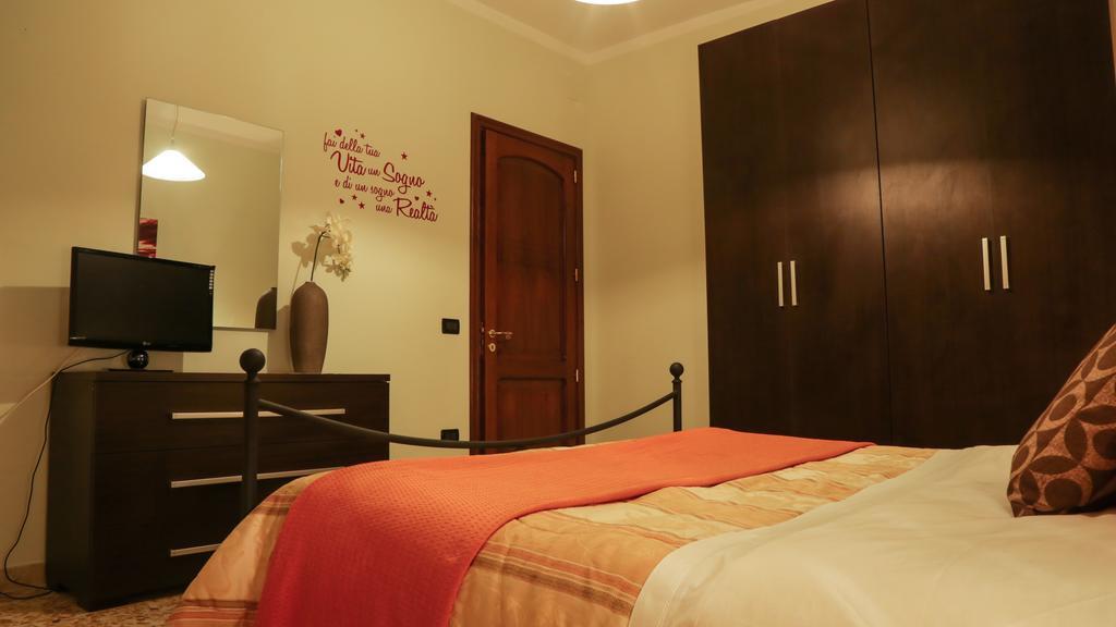 Casa Sant'Oronzo Apartment Lecce Bagian luar foto